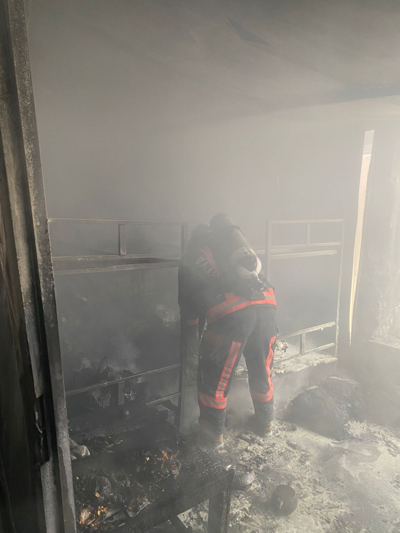 Malatya’da Şantiye Yangını! İşçilerin Kaldığı Konteynerler Alev Aldı: 4 Yaralı - Sayfa 2