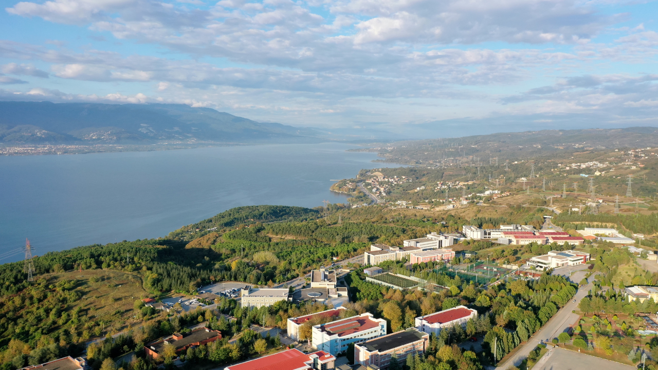 Üniversite Öğrencileri Dijital Gözetim Konusunda Endişeli