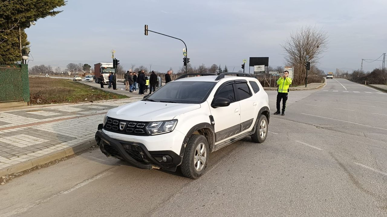 Bursa’da İki Otomobil Çarpıştı, 4 Kişi Yaralandı - Sayfa 5