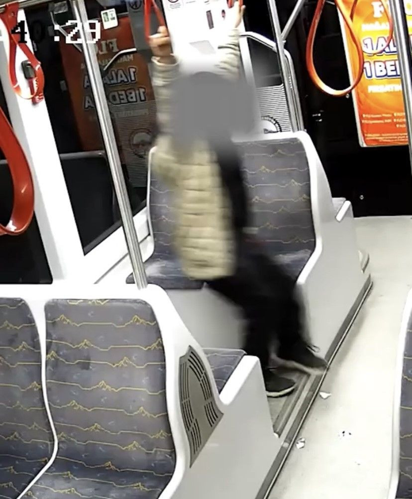 Kayseri’de Tramvaya Çirkin Saldırı! Camları Kırıp Tutamakları Kestiler - Sayfa 2