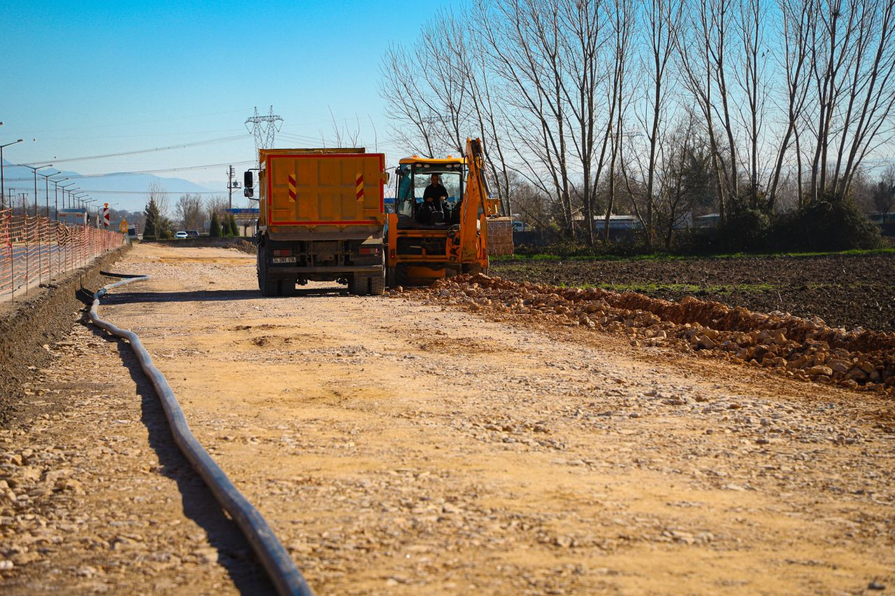 Metrobüs Güzergahında Altyapı Güçleniyor: Yeni İçme Suyu Hattı Döşeniyor - Sayfa 3