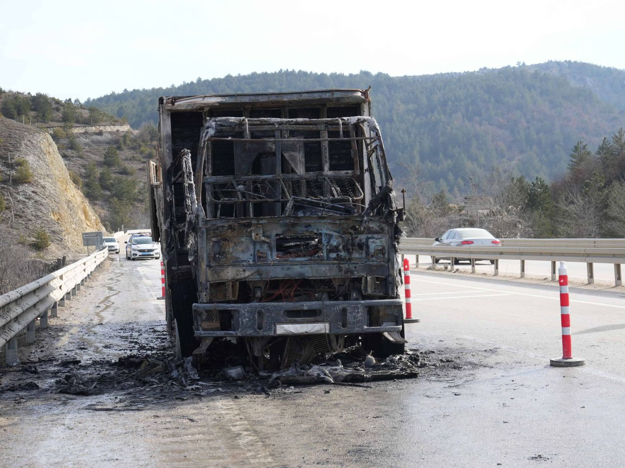 Kastamonu’da Seyir Halindeki Kamyon Alev Aldı - Sayfa 6