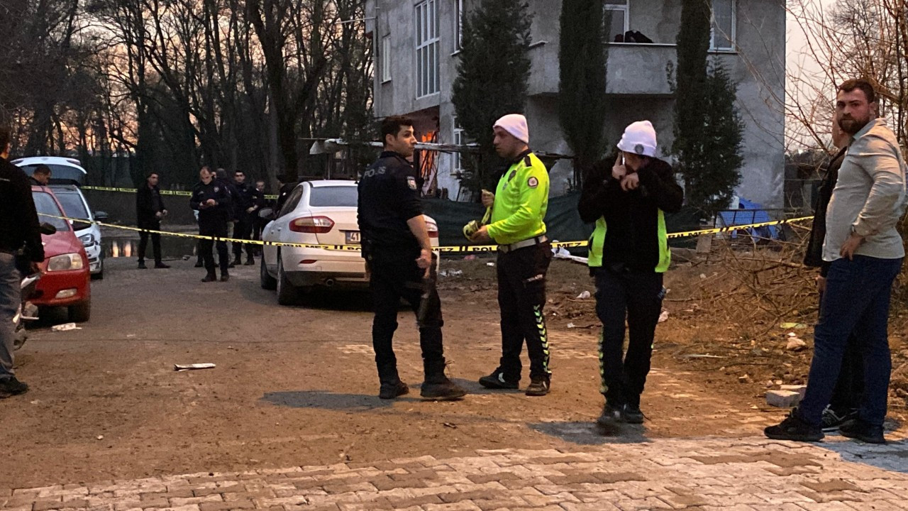 Kocaeli’de Polis Operasyonunda Gergin Anlar! Akrabalarıyla Direndi: 2 Yaralı, 4 Gözaltı
