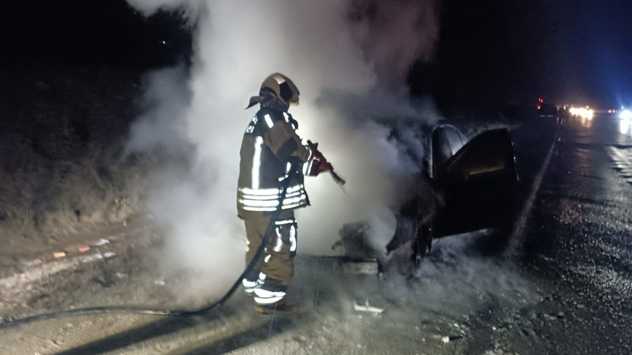 Ankara-Samsun Yolunda Seyir Halindeki Araç Alev Alev Yandı!