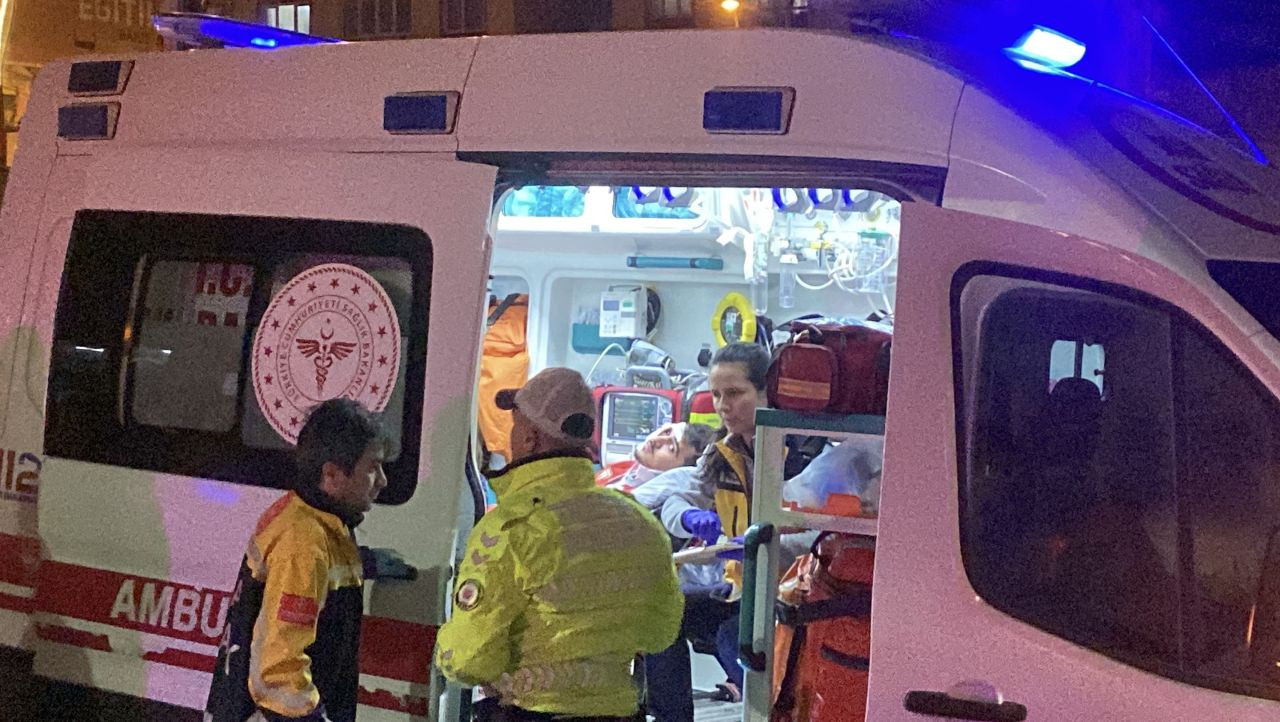 Kocaeli’de Zincirleme Kaza! Otomobiller Hurdaya Döndü: 2 Yaralı - Sayfa 1