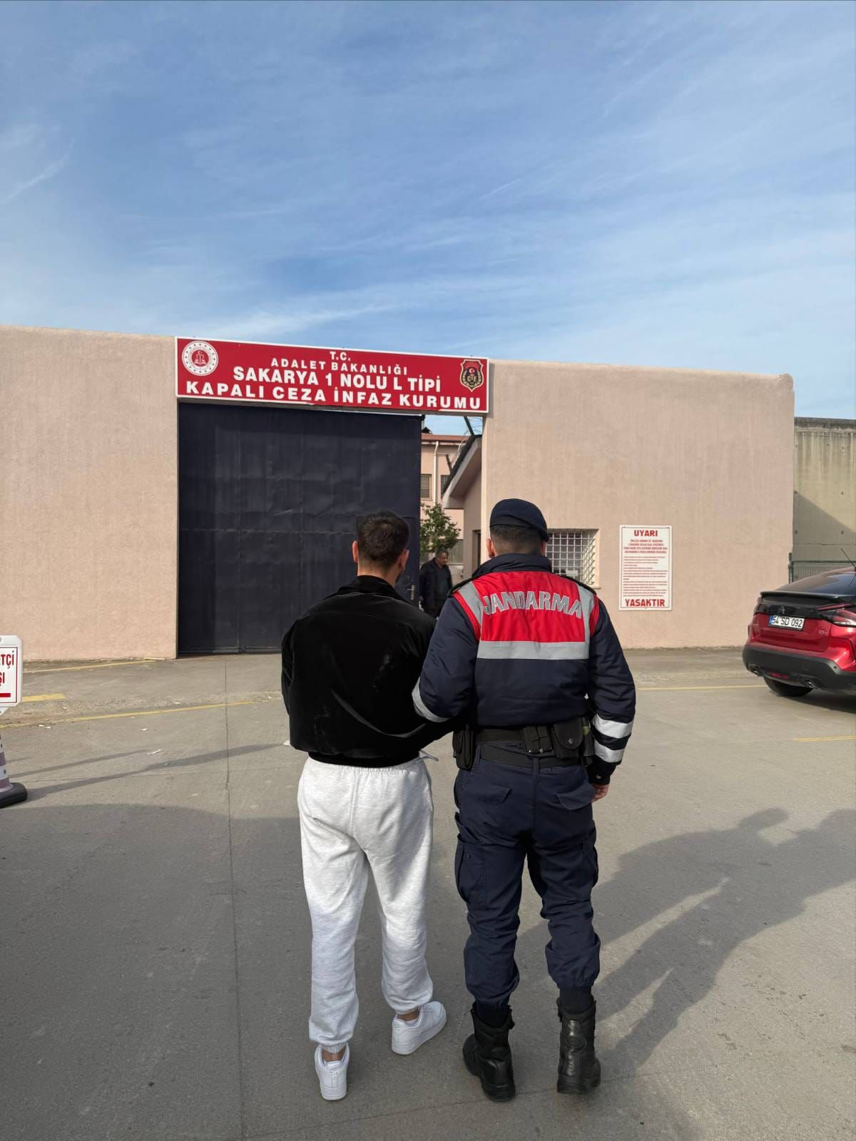 Sakarya’da Uyuşturucu Operasyonu! 3 Şüpheli Tutuklandı - Sayfa 1