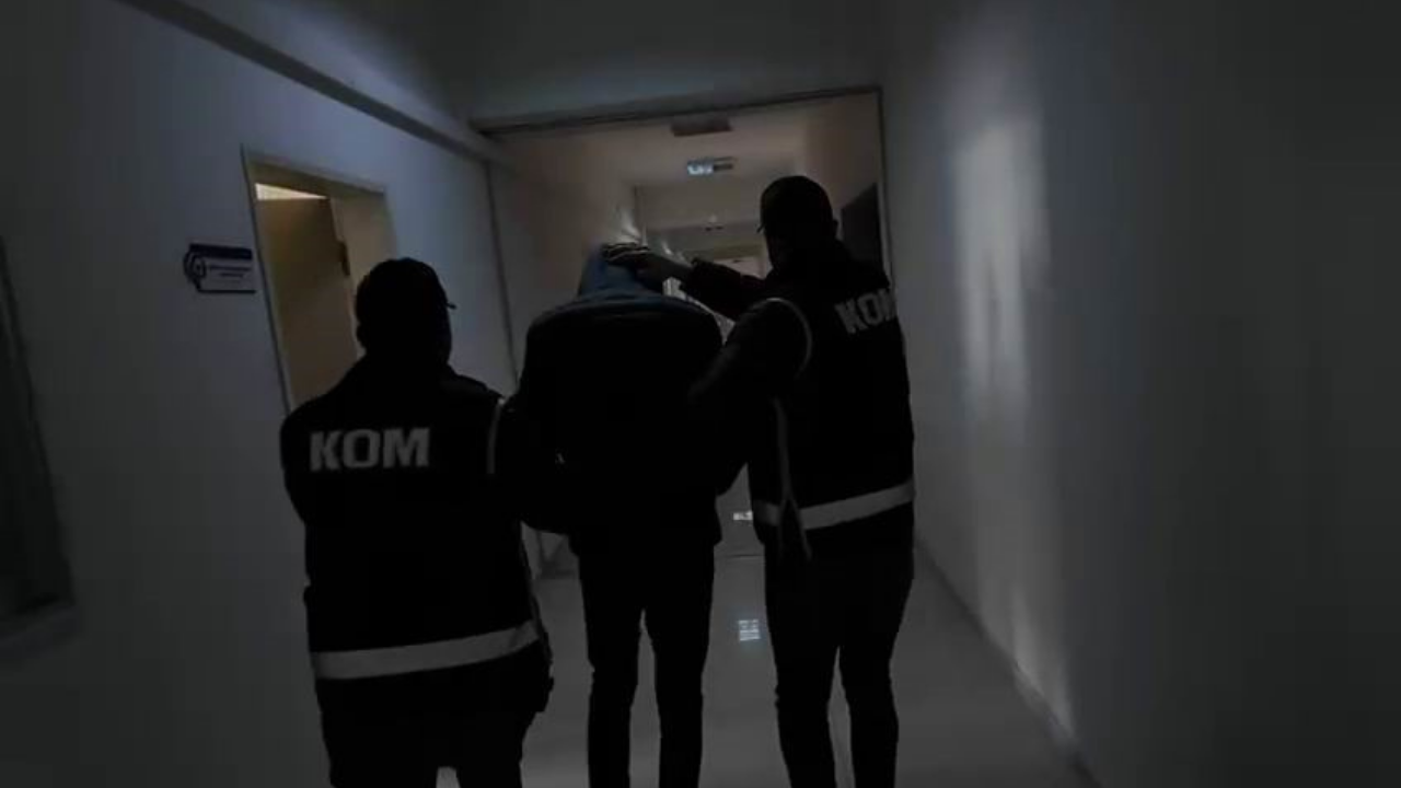 Polis Kılığına Girip 132 Bin Lira Dolandırdı