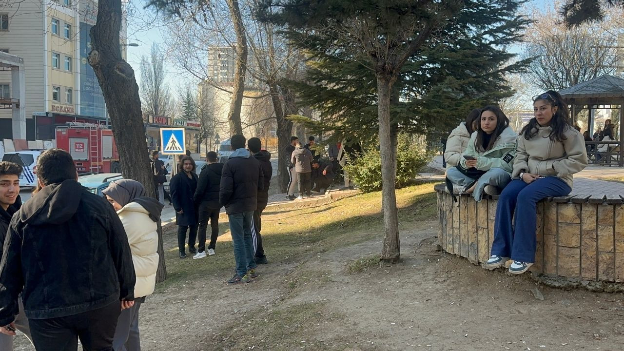 Elazığ'da yangın paniği: Kurs binası boşaltıldı - Sayfa 4