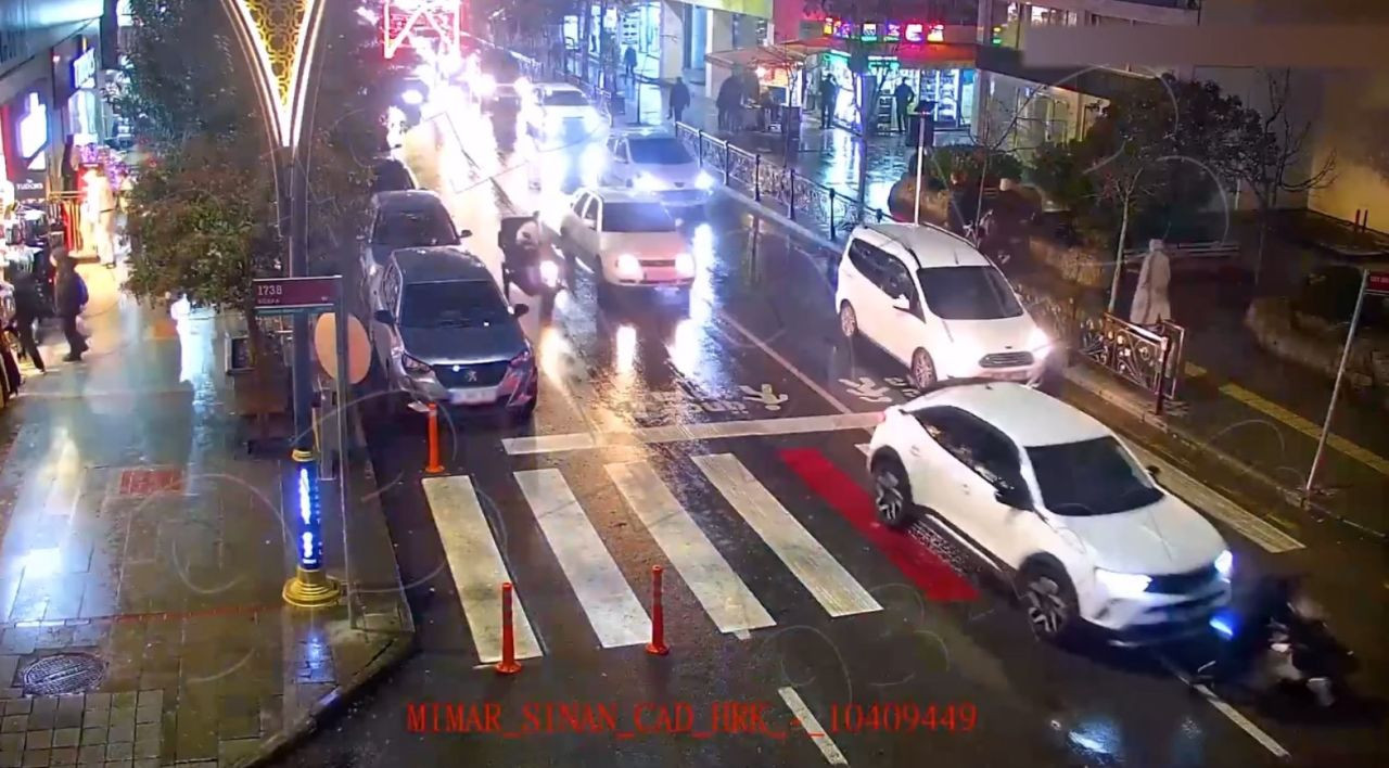 Isparta’da otomobillerin yayalara çarptığı kazalar anbean kaydedildi - Sayfa 1