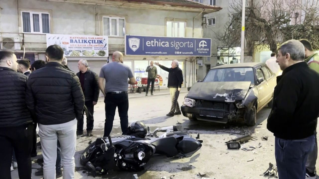 Kaynarca'da Kaza Sonrası Skandal Anlar: Yaralı Motosiklet Sürücüsü, '300 Bin TL Gitti' Diyerek Saldırmaya Çalıştı! - Sayfa 3