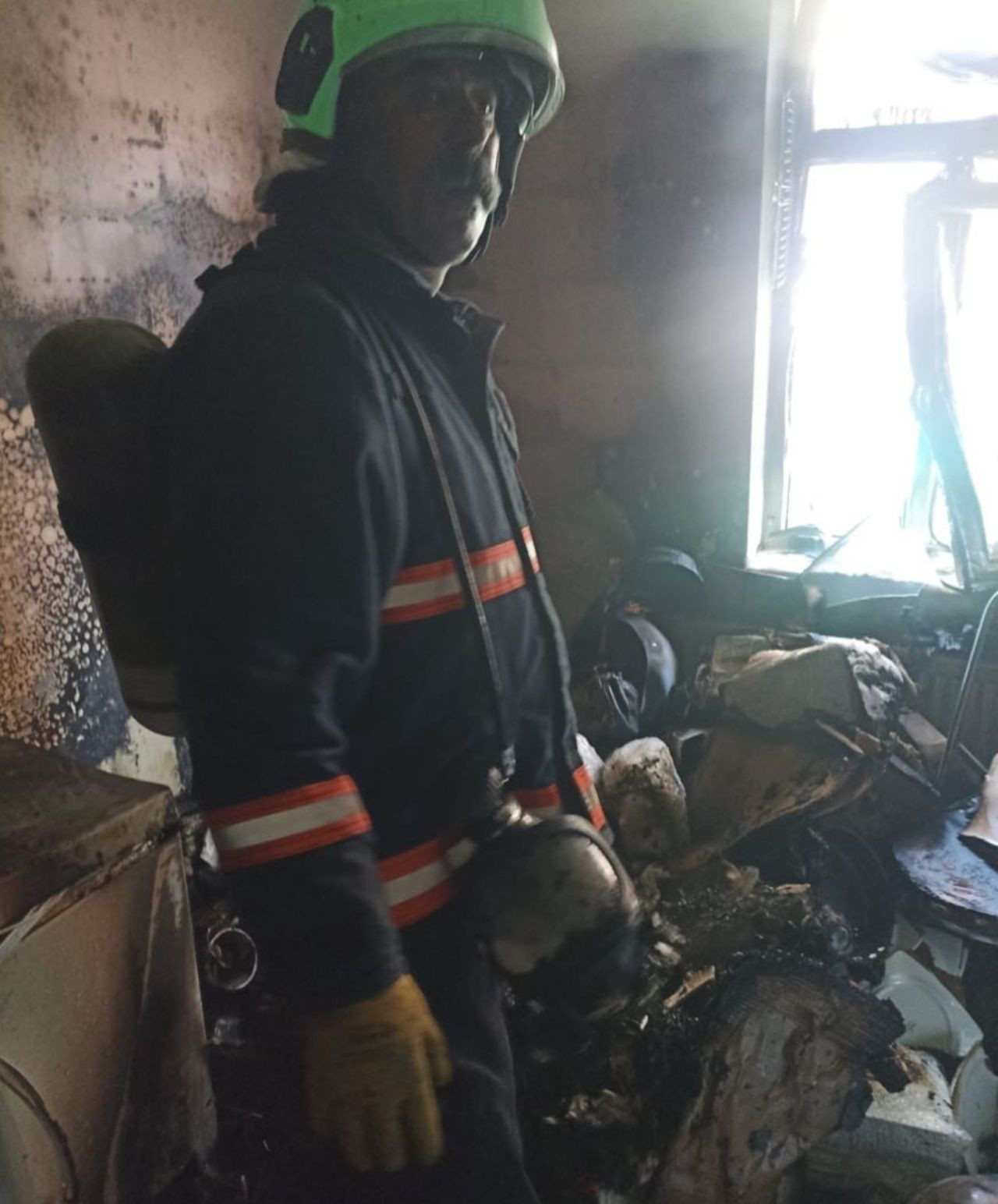 Hakkari’de Yangında Mahsur Kalan 7 Kişi Kurtarıldı - Sayfa 2