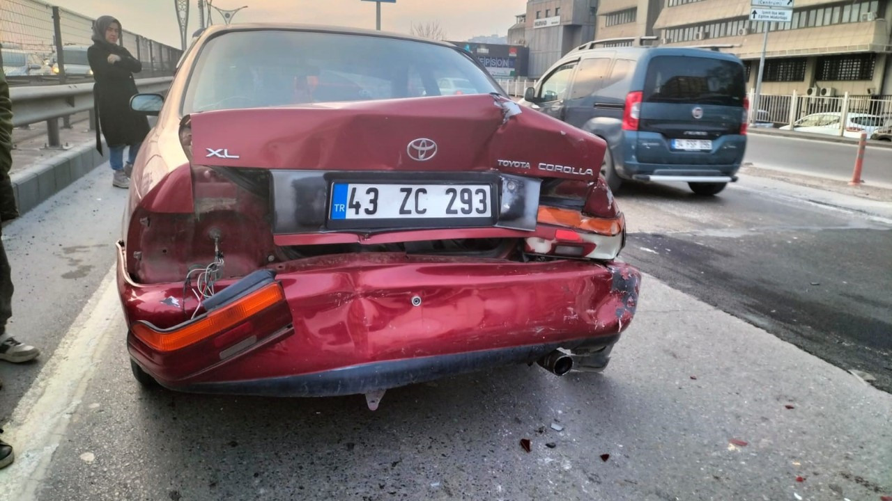 Kocaeli’de Otomobil Kazası: 1 Çocuk Yaralandı