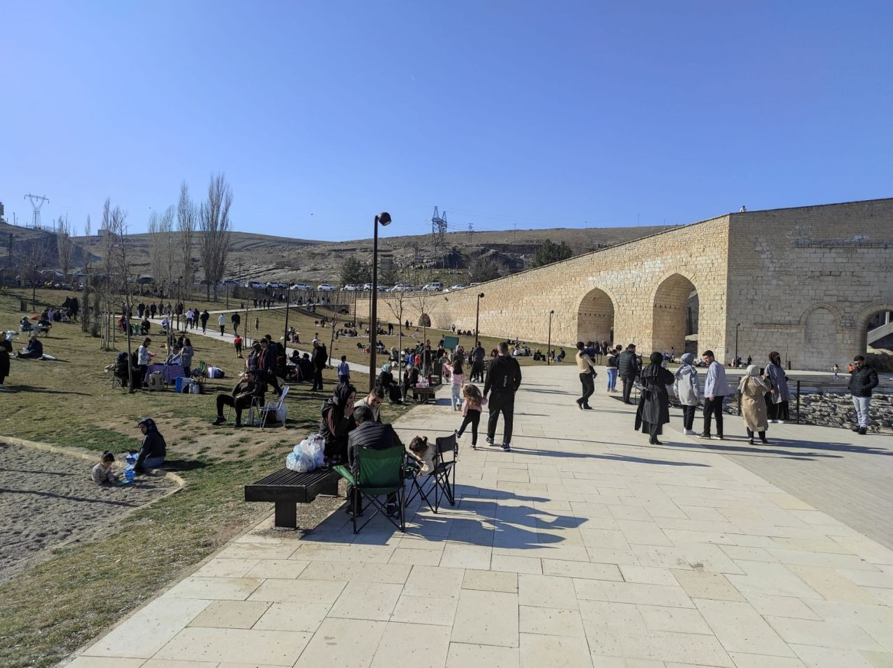 Yarıyıl Tatilinin Son Gününde Malabadi Köprüsü’ne Akın Ettiler - Sayfa 1