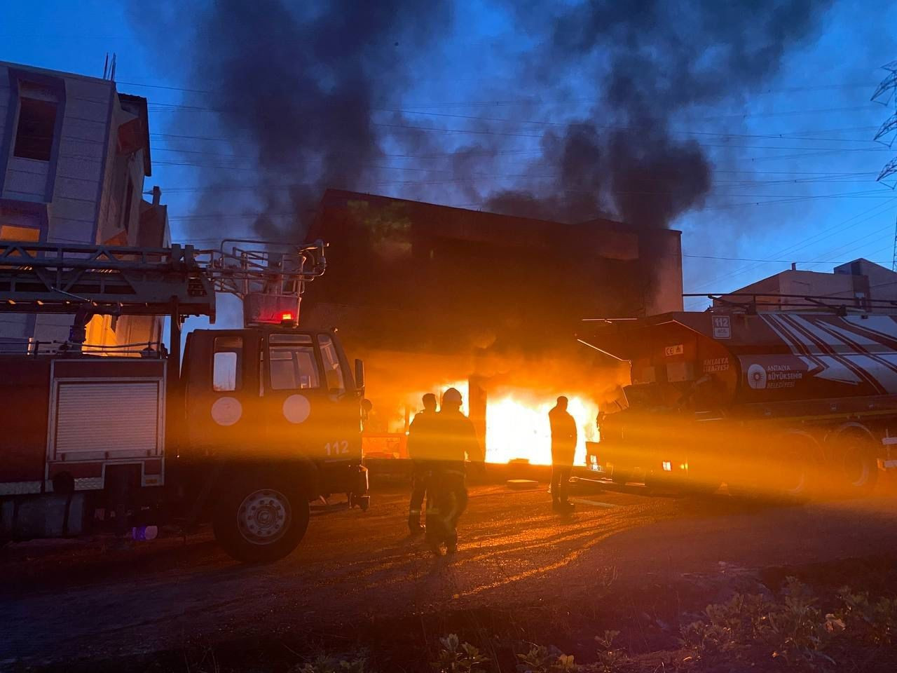 Antalya’da Babasının Evini Yaktı: İtfaiyeye Av Tüfeğiyle Engel Oldu - Sayfa 9