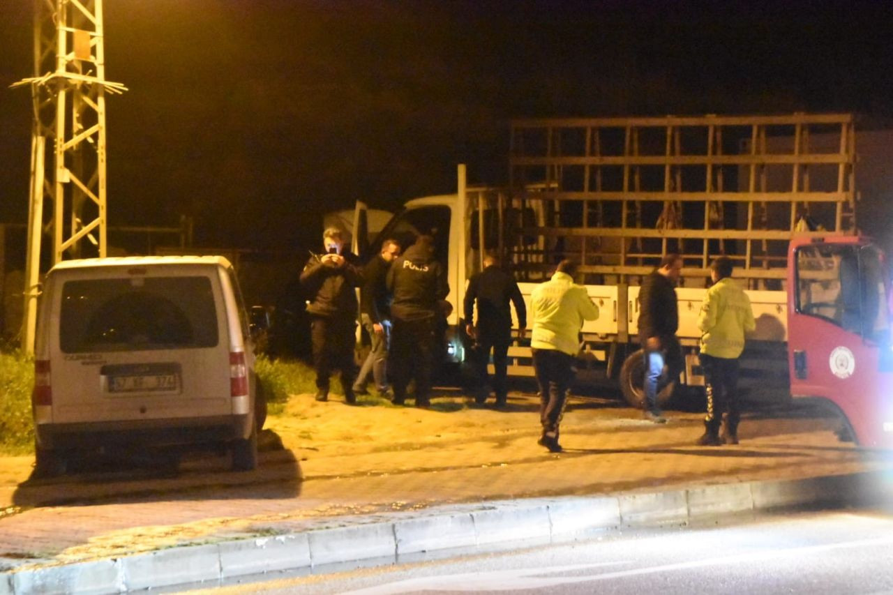 Sinop’ta Park Halindeki Kamyonette Yangın - Sayfa 1