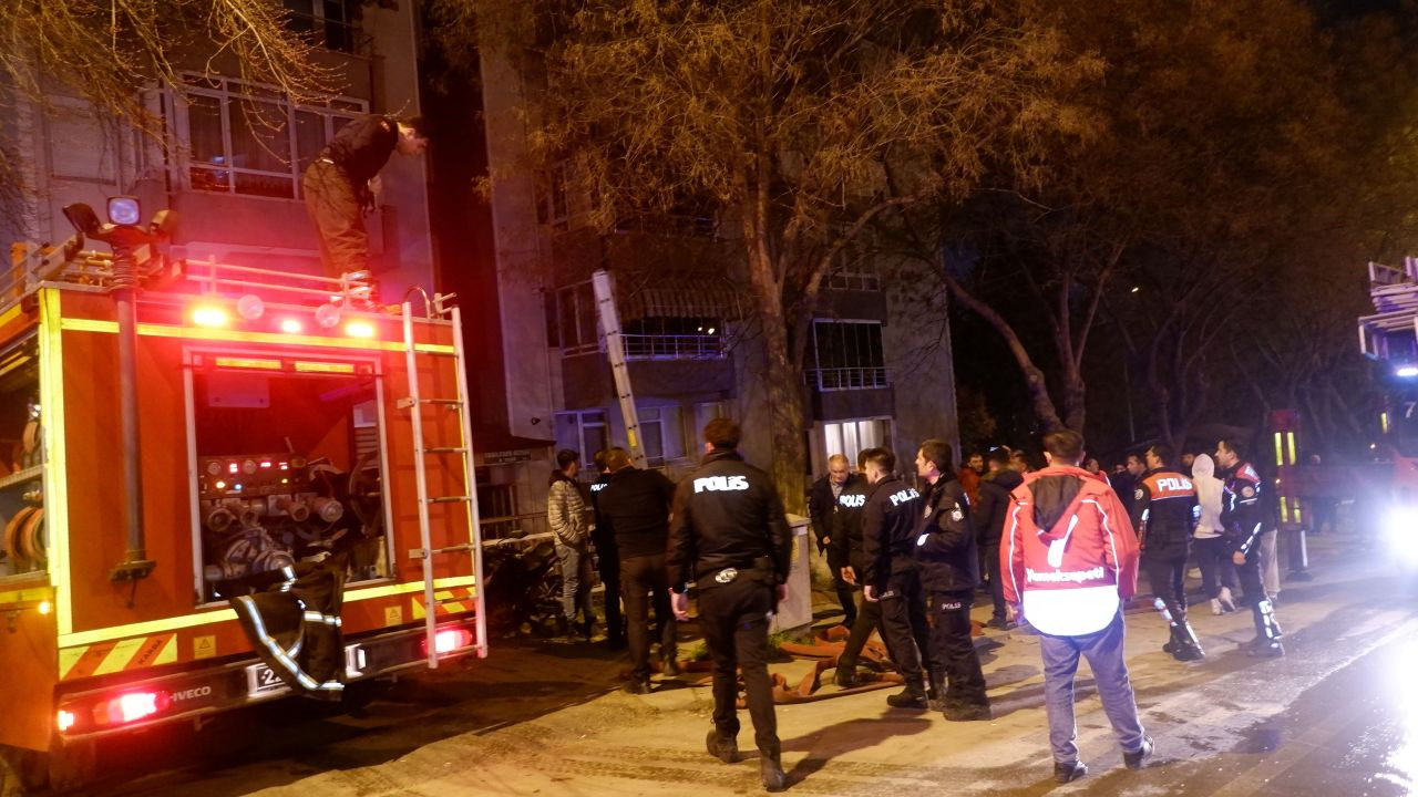 Edirne’de Balkonda Çıkan Yangın Apartman Sakinlerini Sokağa Döktü - Sayfa 2