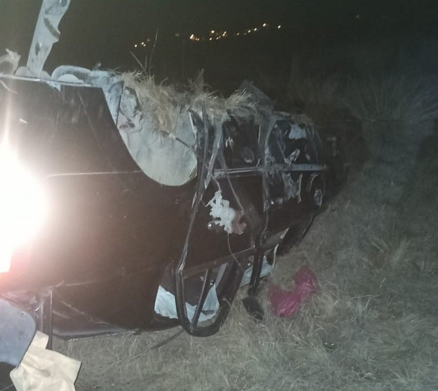 Van’da Hafif Ticari Araç Takla Attı 2 Kişi Hayatını Kaybetti - Sayfa 3
