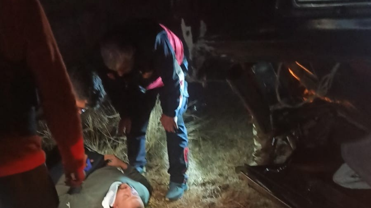 Van’da Hafif Ticari Araç Takla Attı 2 Kişi Hayatını Kaybetti