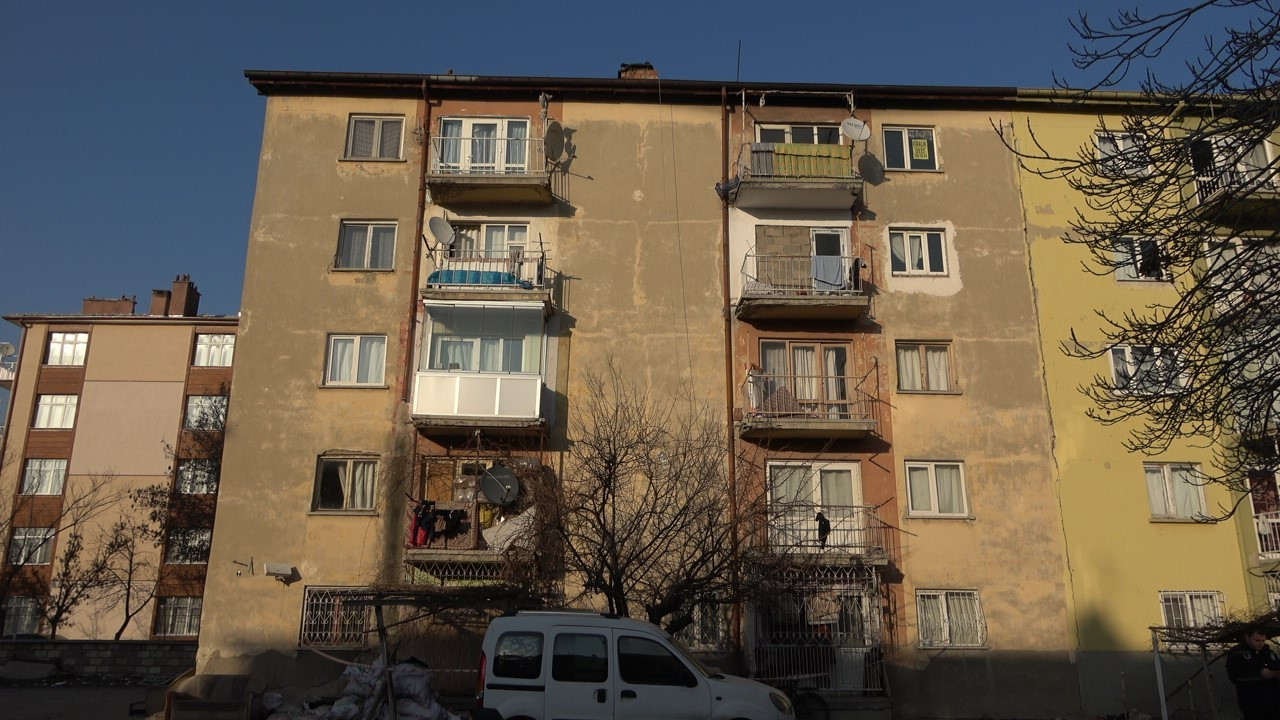 Konya’da 5 Katlı Apartman Çökme Riskine Karşı Boşaltıldı!