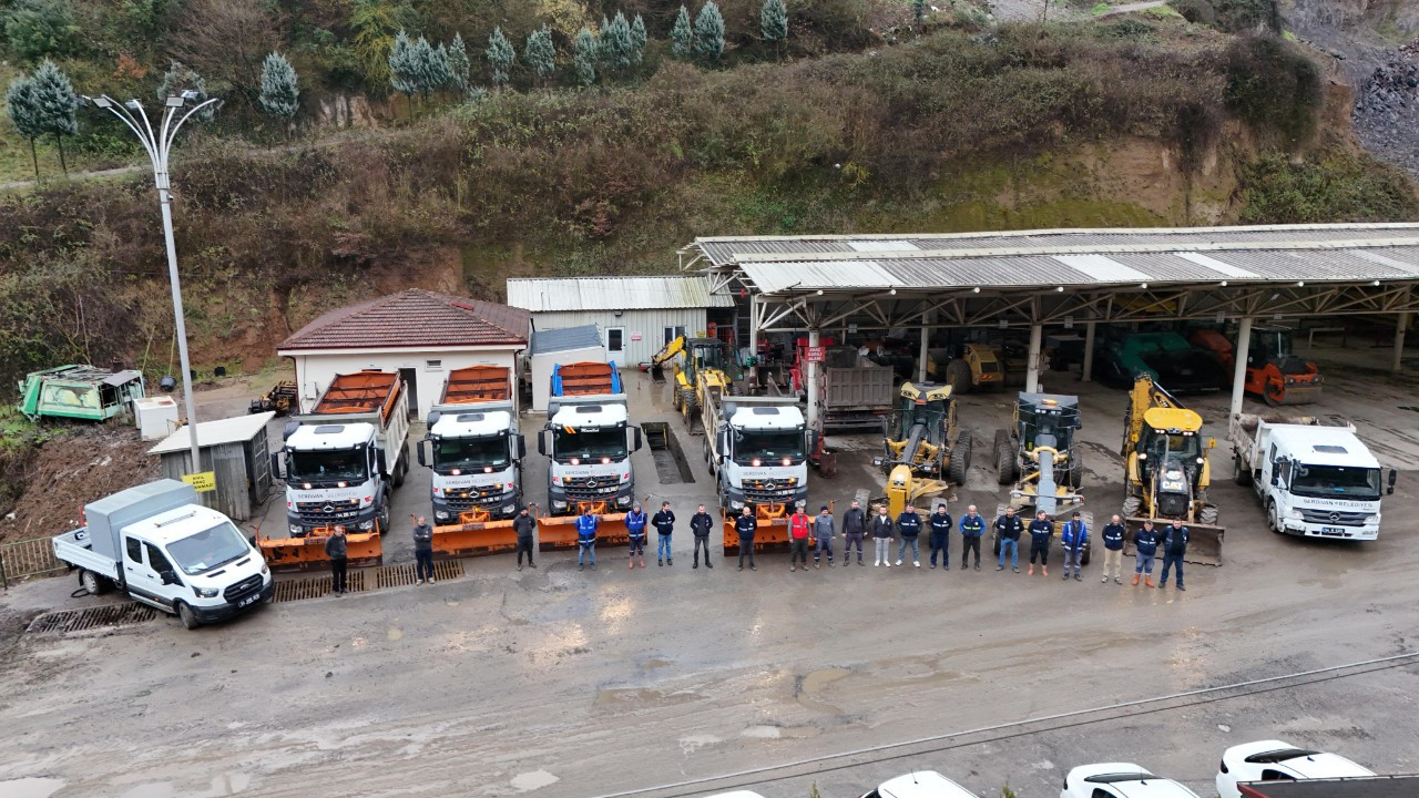 Serdivan Belediyesi Karla Mücadeleye Hazır: 24 Saat Kesintisiz Çalışma!