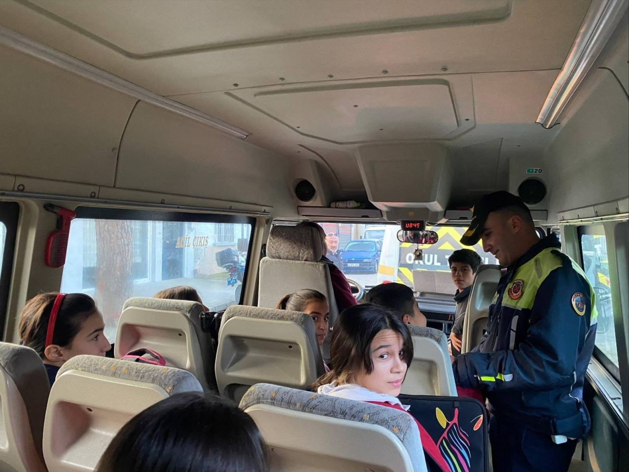 Salihli’de Öğrenci Servislerine Sıkı Denetim: Jandarma Harekete Geçti - Sayfa 7