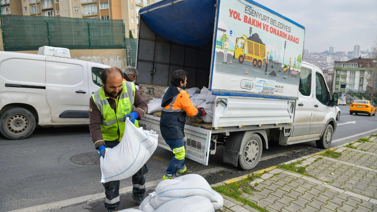 Esenyurt Belediyesi Kışa Hazır! 850 Personel ve 90 Araç Görevde
