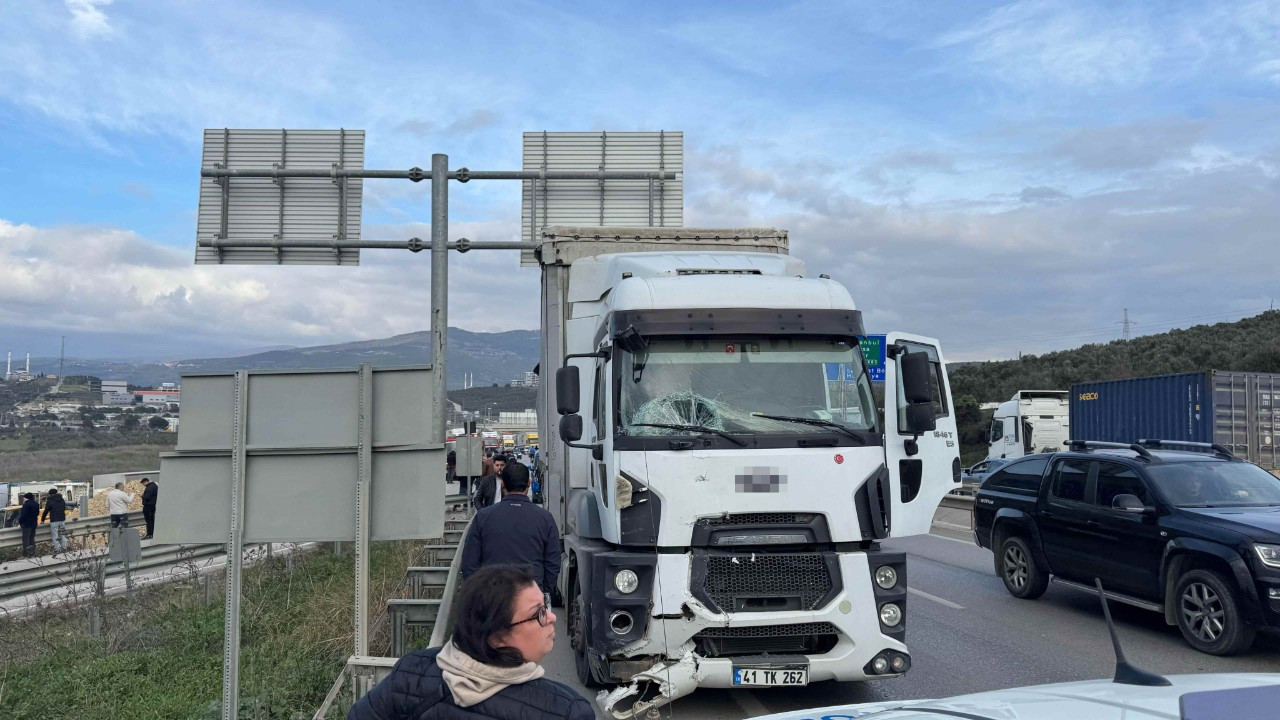 Bursa’da Servis Otobüsü Şarampole Yuvarlandı: 9 Yaralı