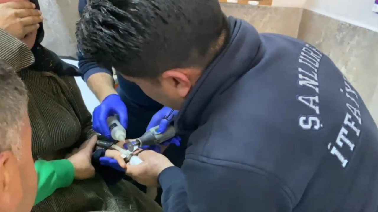 Şanlıurfa’da Yüzük Operasyonu! İtfaiye Ekipleri Hastanede Müdahale Etti