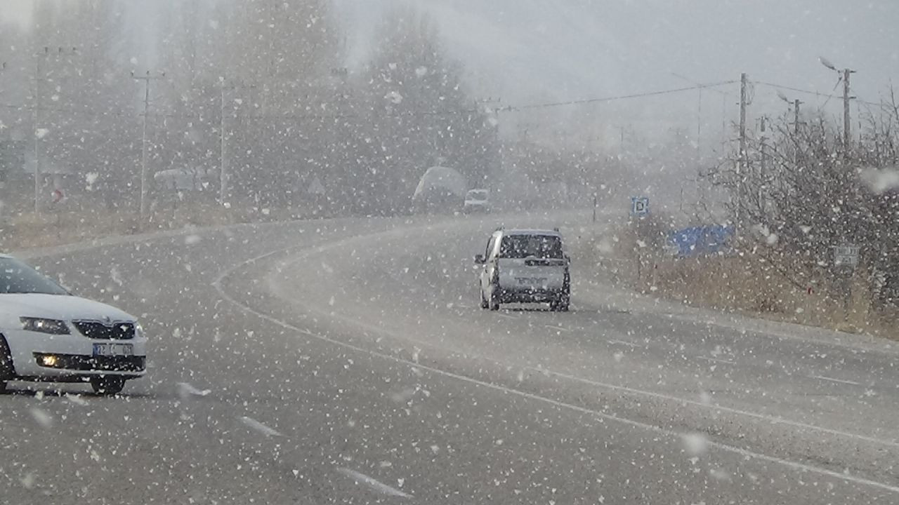 Van'da Kar Yağışı Sürücülere Zor Anlar Yaşattı - Sayfa 3