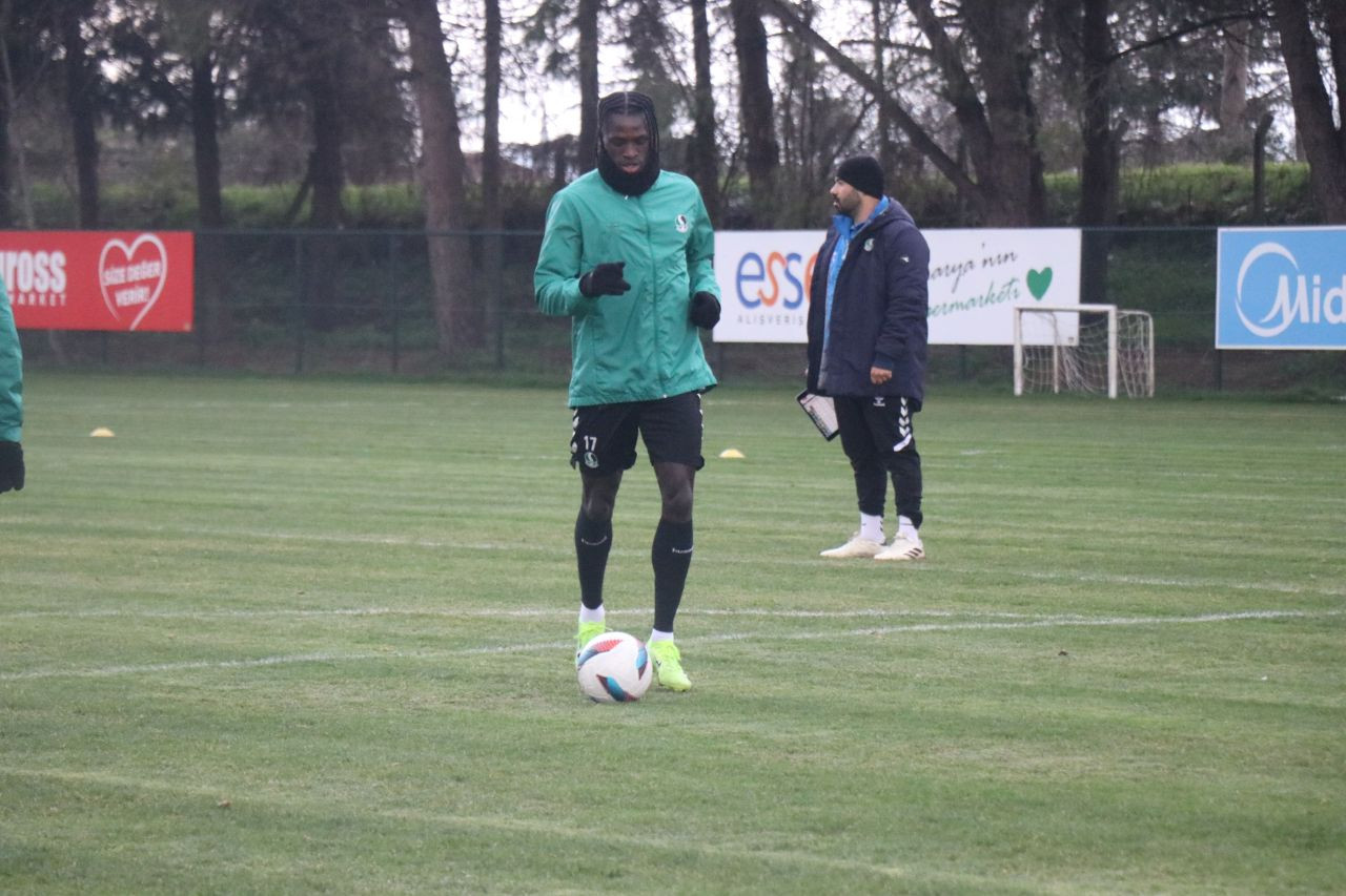 Sakaryaspor, Çorum FK Maçı İçin Kar Altında Hazırlıklarını Sürdürüyor - Sayfa 4