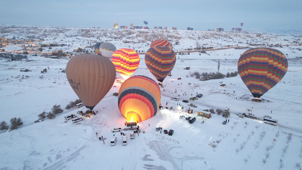 Kapadokya’da Balon Turları Kar Engeline Takıldı!