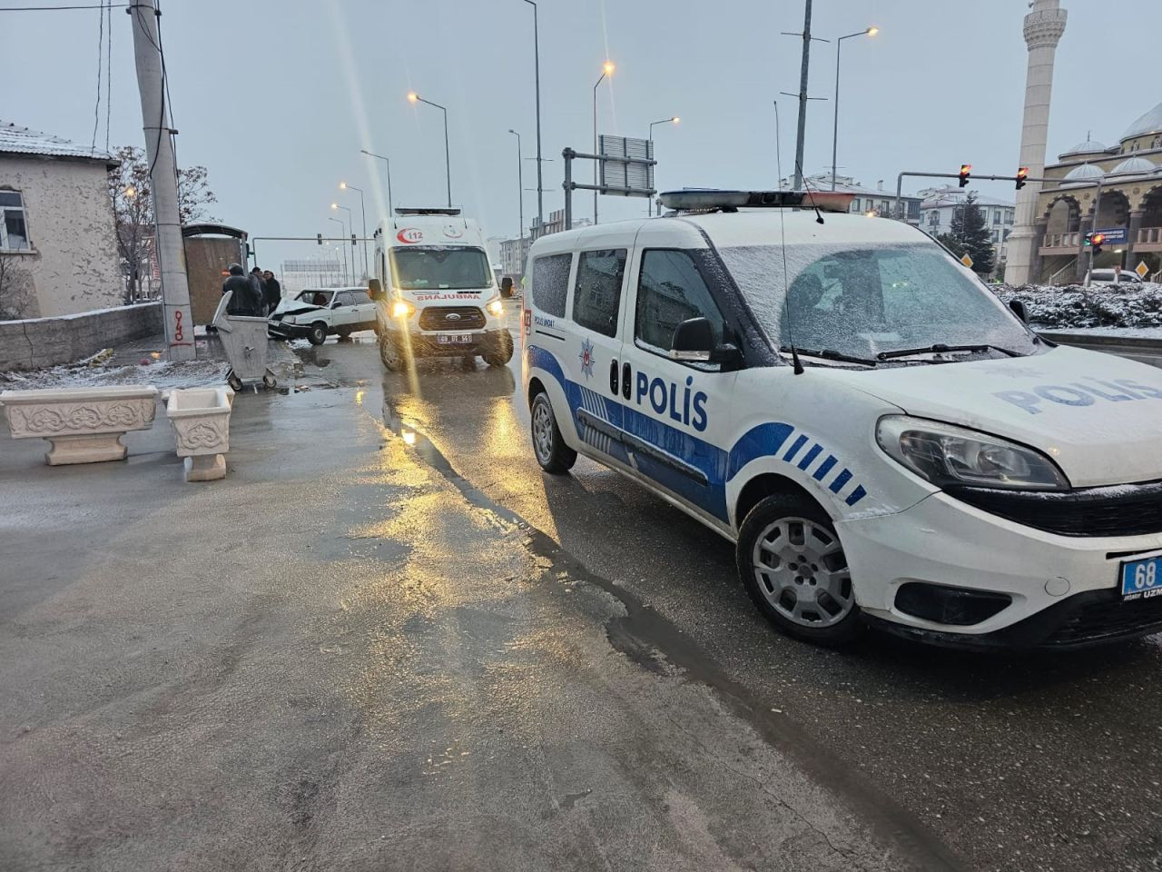 Aksaray'da Kavşakta Feci Kaza: 2’si Çocuk 4 Yaralı - Sayfa 3