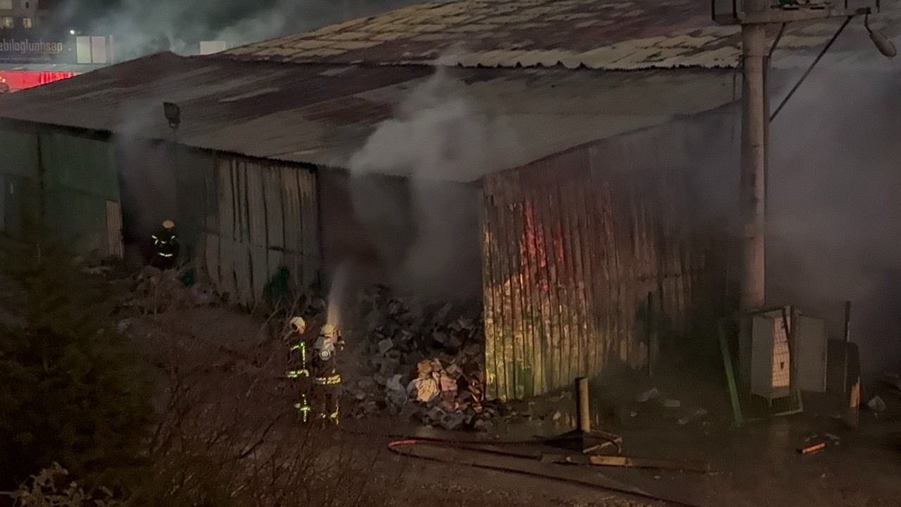 Kocaeli’de Fabrika Yangını: Alevler Kontrol Altına Alındı