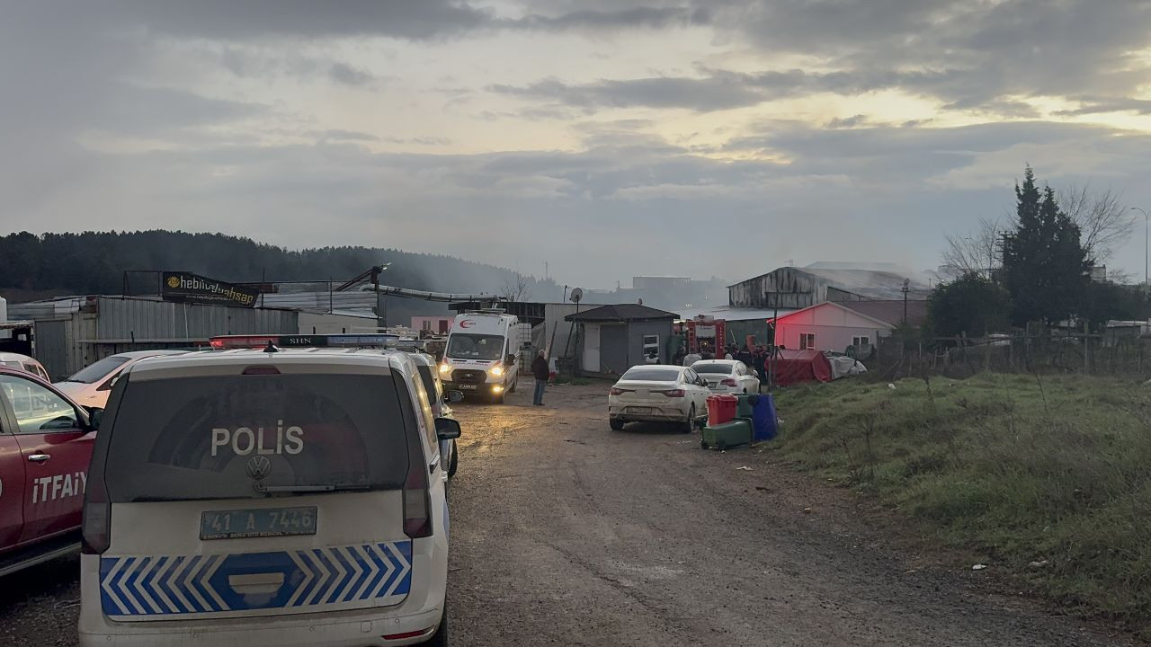 Kocaeli’de Fabrika Yangını: Alevler Kontrol Altına Alındı - Sayfa 1