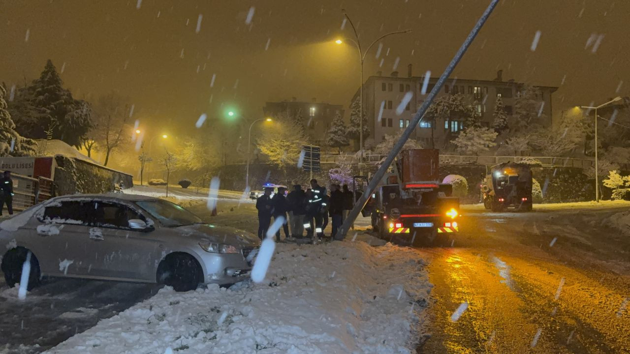 Düzce’de Kar Kazaları: Kaygan Yolda 5 Araç Kaza Yaptı - Sayfa 7