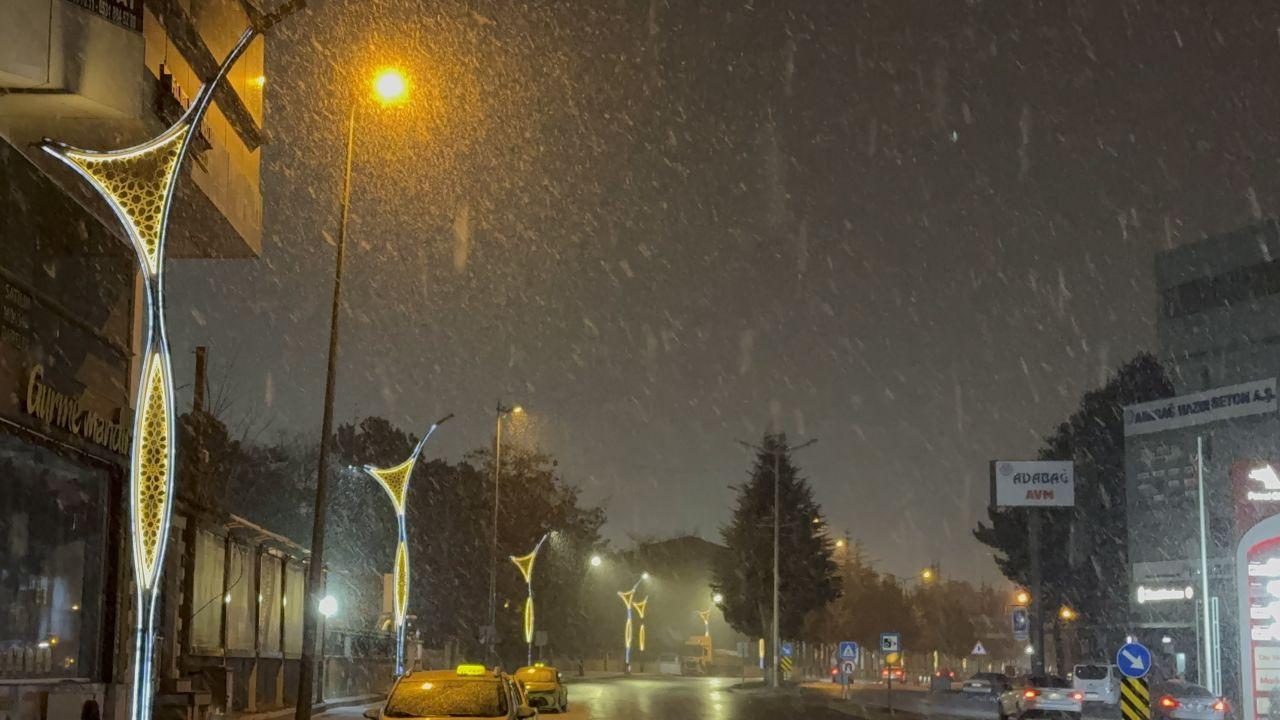 Tatvan’da Yoğun Kar Yağışı Başladı, Yetkililer Uyardı - Sayfa 2