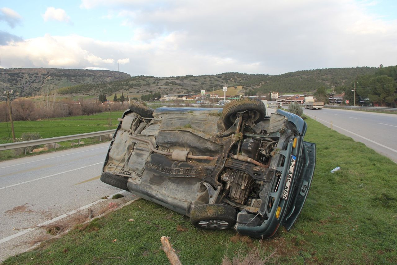 Manisa’da Takla Atan Otomobilde 3 Kişi Yaralandı - Sayfa 2
