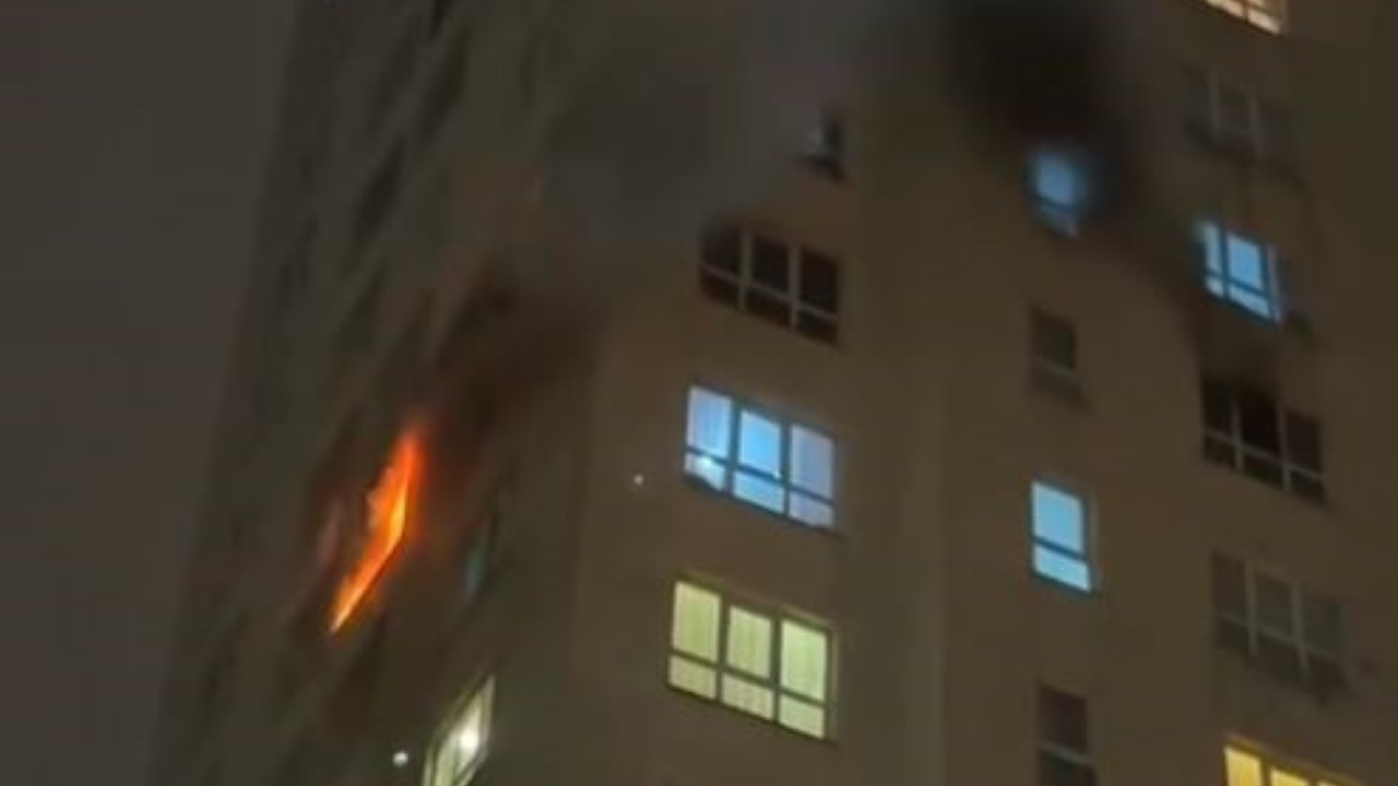 Esenyurt’ta 26 Katlı Binada Yangın Paniği