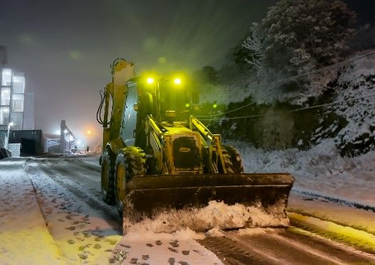 Serdivan Belediyesi’nden Karla Mücadelede Gece Mesaisi: Ekipler 24 Saat Sahada - Sayfa 1
