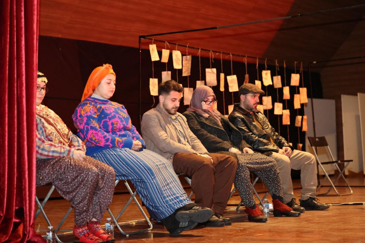 Serdivan'da Tiyatro Severlere Unutulmaz Bir Gece: 'Katil Kim?' Sahnelendi! - Sayfa 10