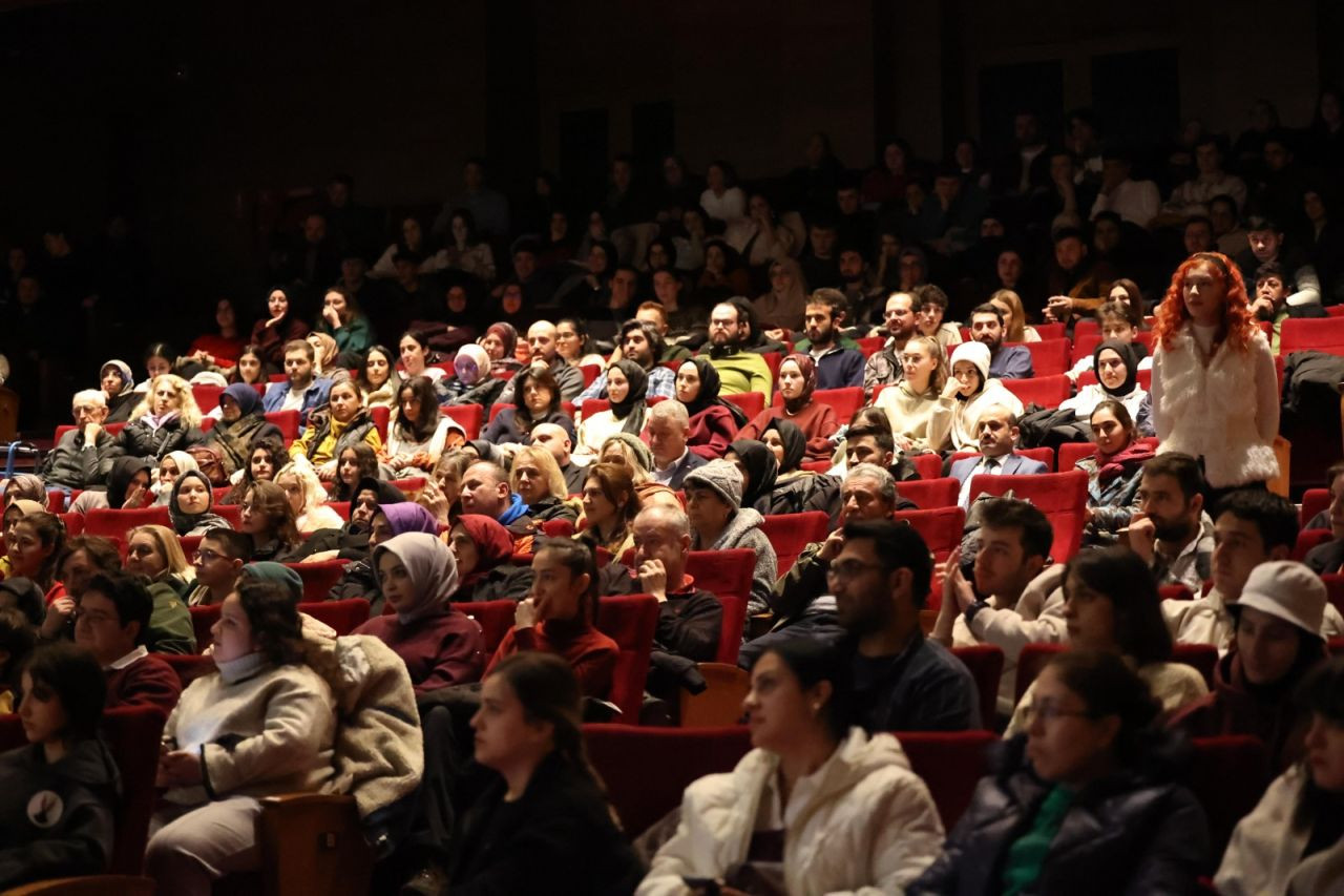 Serdivan'da Tiyatro Severlere Unutulmaz Bir Gece: 'Katil Kim?' Sahnelendi! - Sayfa 8