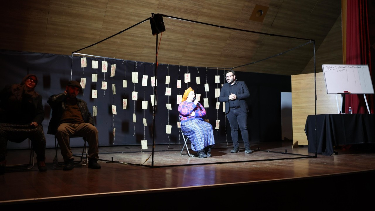 Serdivan'da Tiyatro Severlere Unutulmaz Bir Gece: 'Katil Kim?' Sahnelendi!