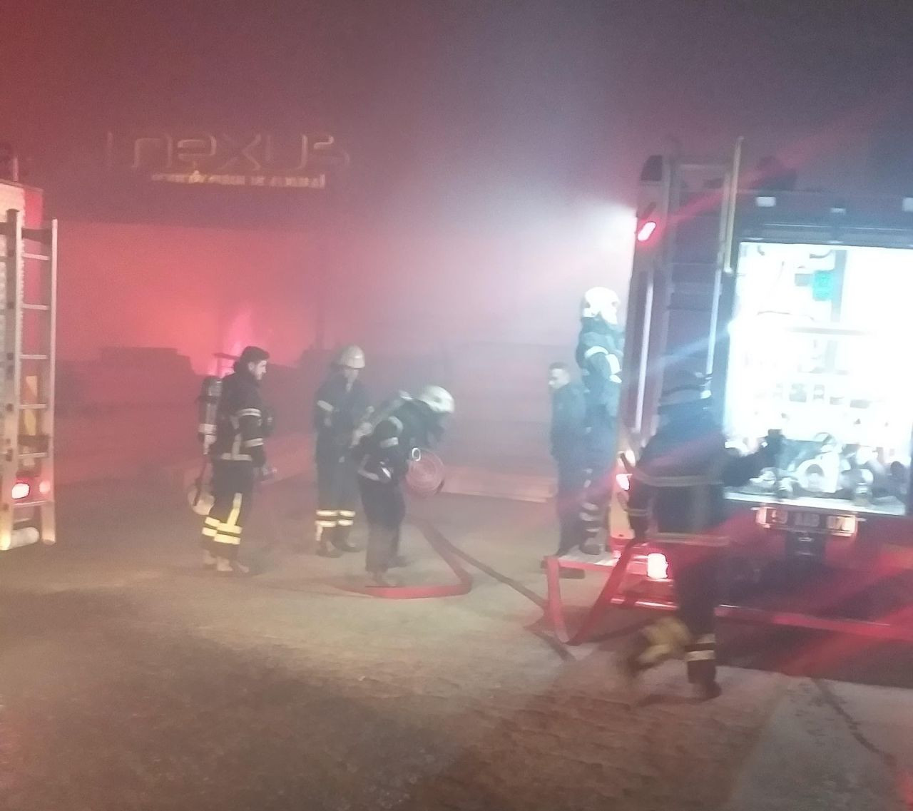 Tekirdağ’da Kereste Fabrikasında Yangın: Alevler 2 Saatte Söndürüldü - Sayfa 5