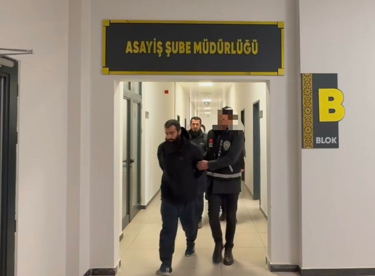 Sopayla Saldırıp Telefonunu Çaldılar: 3 Kişi Tutuklandı - Sayfa 3