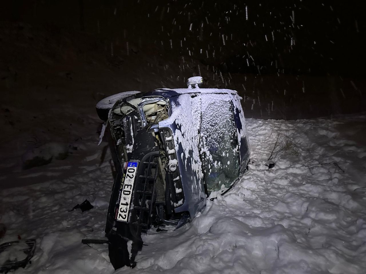 Malatya’da Otomobil Şarampole Yuvarlandı: 1 Kişi Ağır Yaralı - Sayfa 3