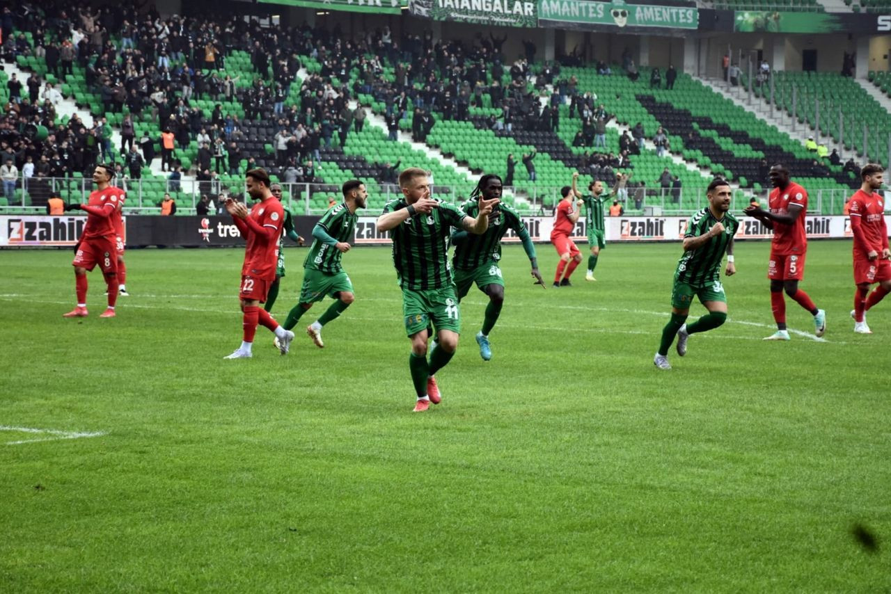 Sakaryaspor'dan beklenen zafer: 2-1'lik Zaferde Tarihi Anlar! - Sayfa 3