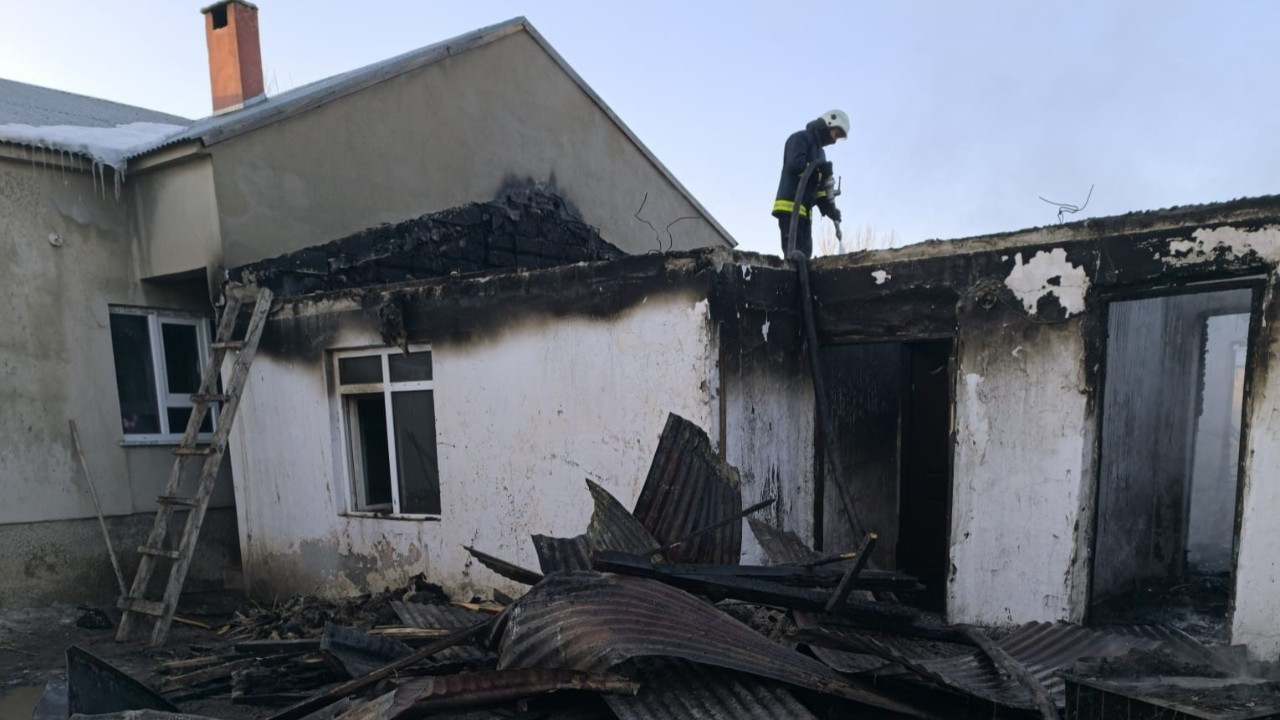 Van’ın Çaldıran İlçesinde Ev Yangını! Büyük Hasar Meydana Geldi