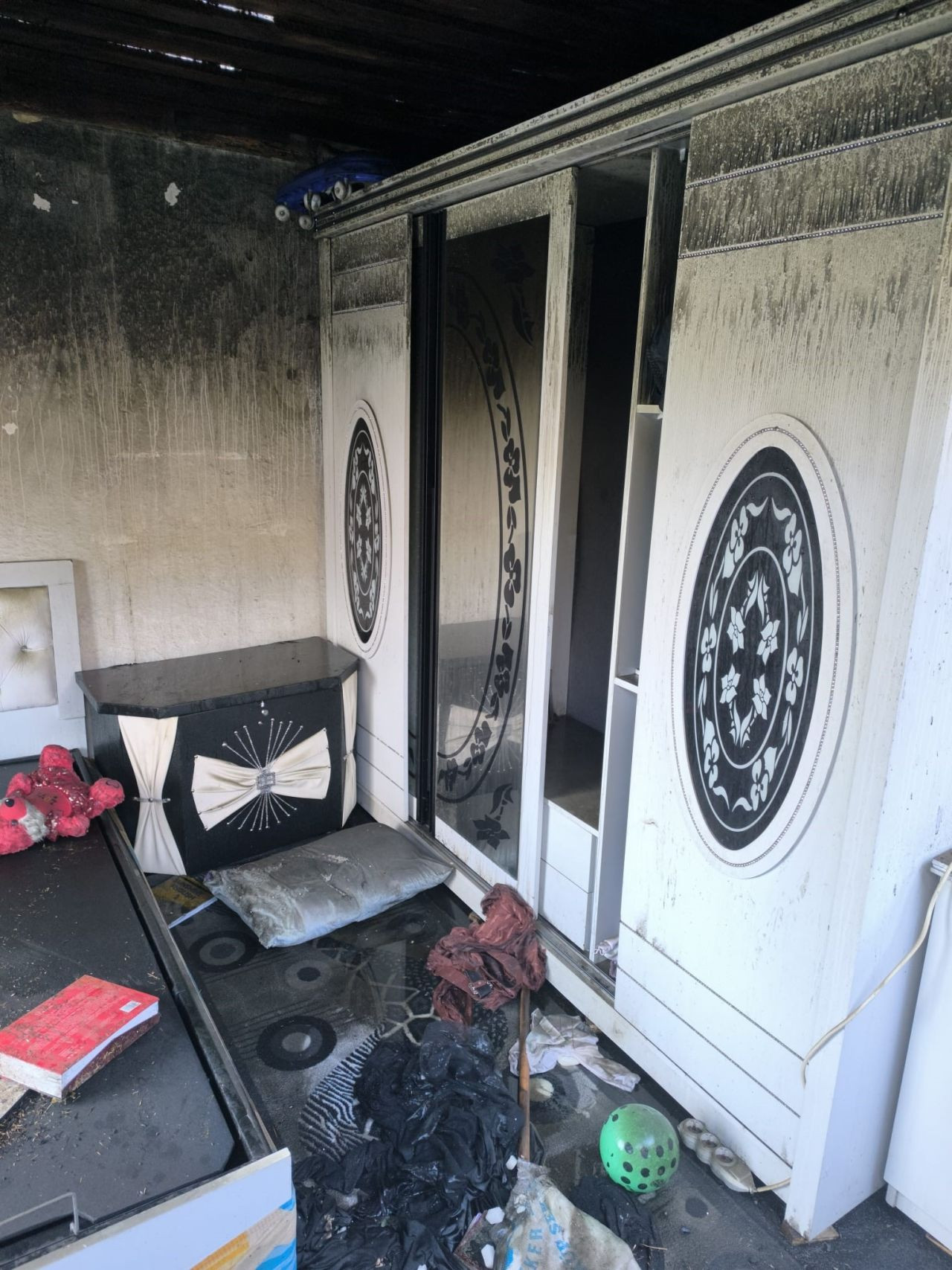 Van’ın Çaldıran İlçesinde Ev Yangını! Büyük Hasar Meydana Geldi - Sayfa 4