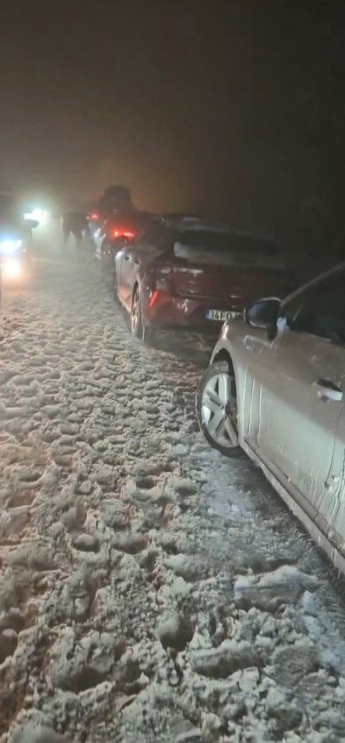 Kartepe Yolunda Araçlar Kar Yağışı Nedeniyle Mahsur Kaldı - Sayfa 2