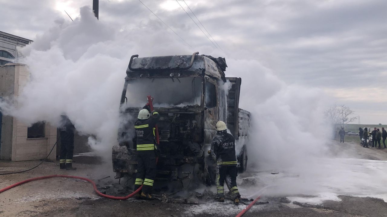Tekirdağ’da Park Halindeki Tır Alev Topuna Döndü - Sayfa 3